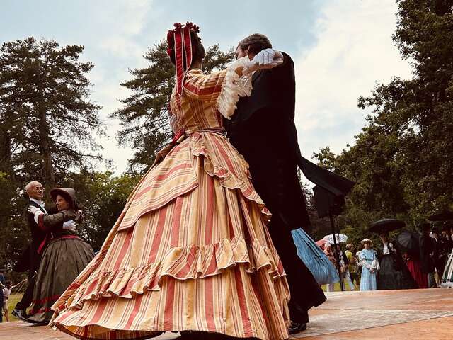 Démonstration et initiation de danse du 19e siècle : « Au temps des bals du Second Empire »