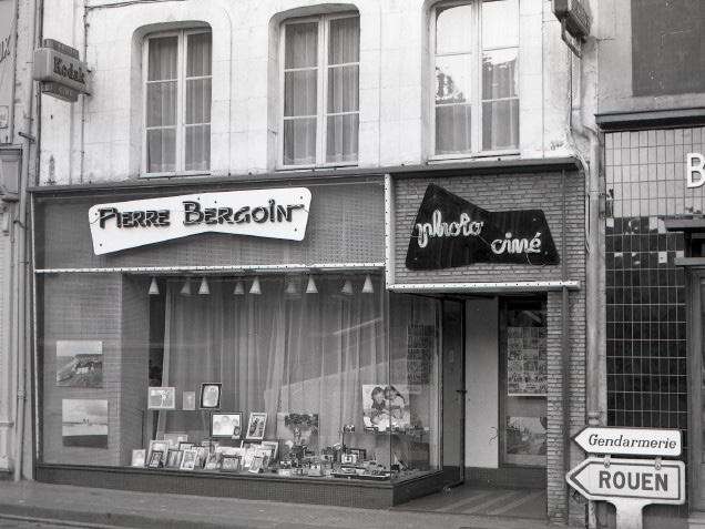 MÉMOIRE EN VITRINES !