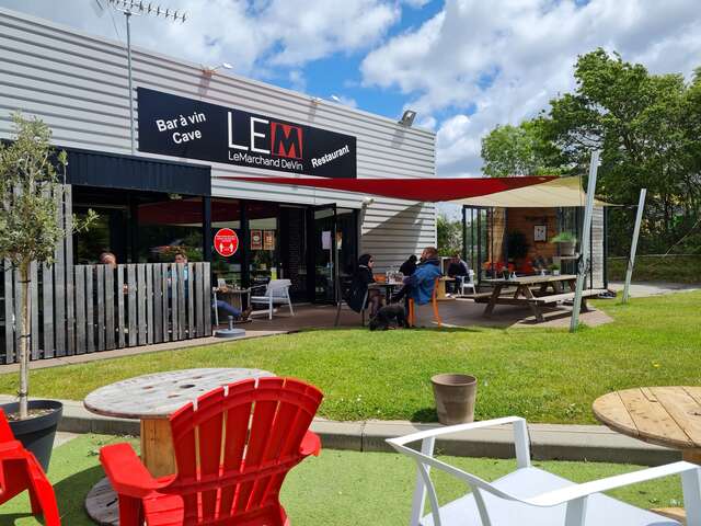 Le Marchand de Vin (Le M)