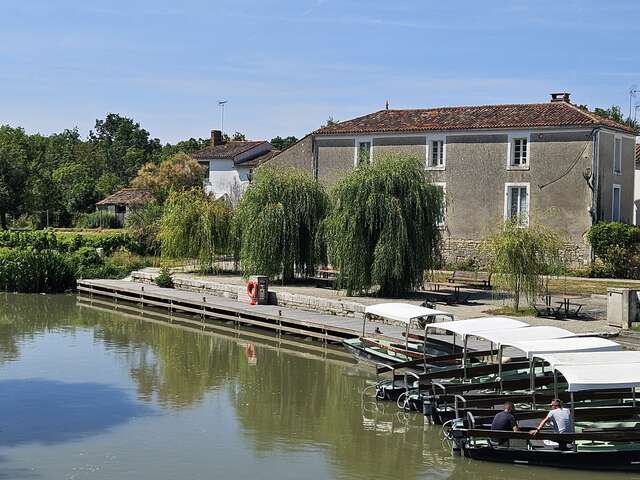 Halte fluviale au port de Maillé