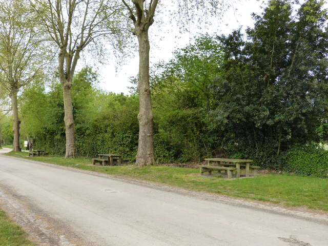 Aire de pique-nique - Aziré