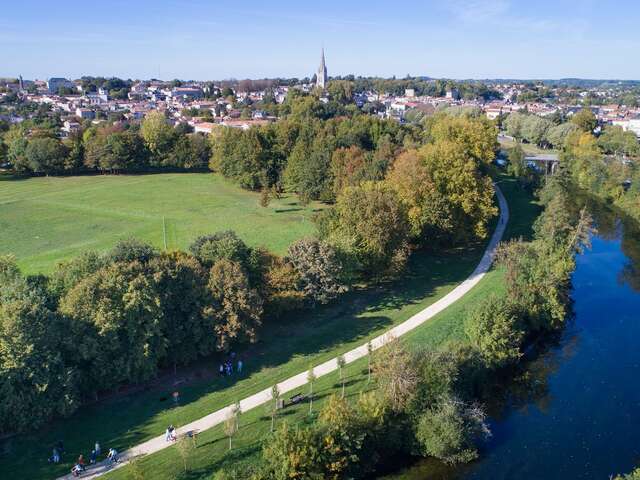 Aire de pique-nique - Rivière La Vendée