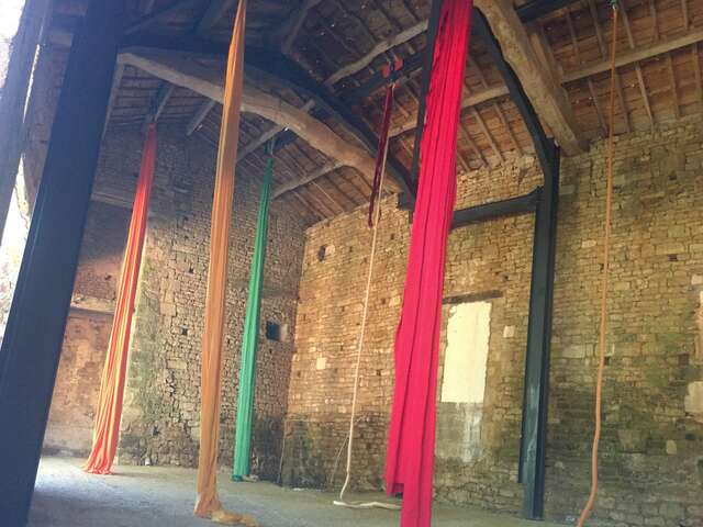 Cours de tissus aériens et corde lisse