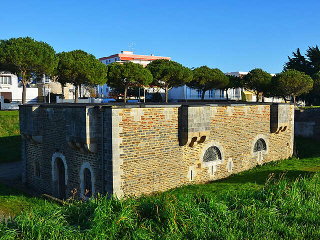 THE VILLÈS-MARTIN FORT