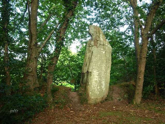 Menhir de Véadès