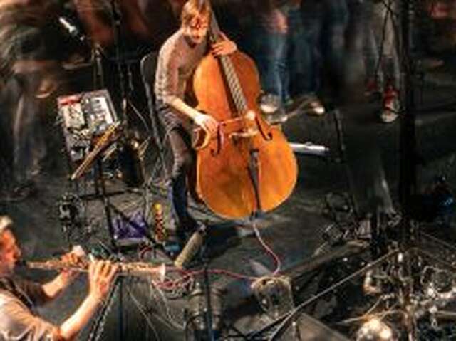 No Tongues, rituel hypnotique