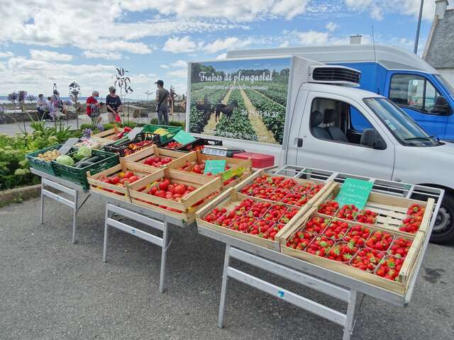 Marché hebdomadaire du port de Locquémeau