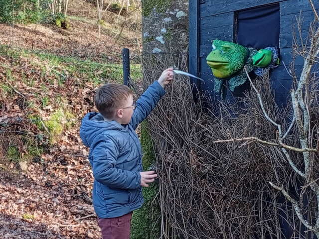 Enquête policière parents/enfants - Qui a volé les œufs de Paulette la rainette ?