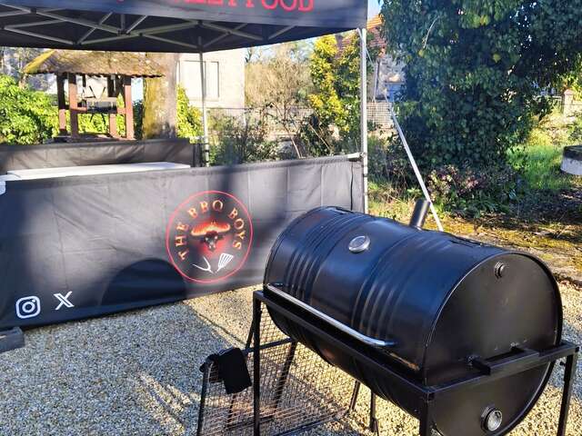 THE BBQ BOYS