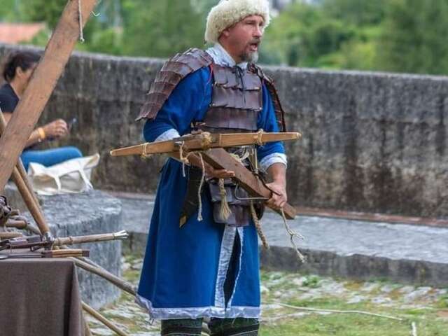 Tir à l’arbalète et frappe de monnaie - Châteaux en fête