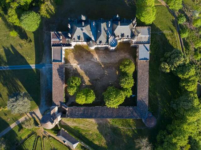 Plongez au 19ème siècle et venez prendre le Tea time avec la gouvernante et la maître du château