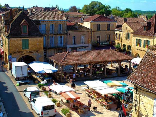 Marché traditionnel le mardi matin