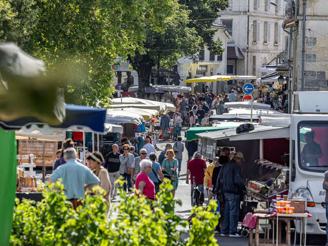 Marché du vendredi à Ribérac