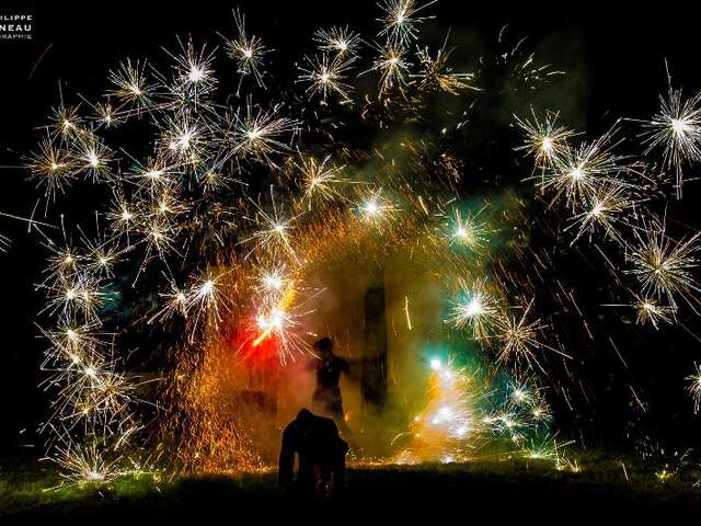 "Genesis": spectacle de feu et visite nocturne du château