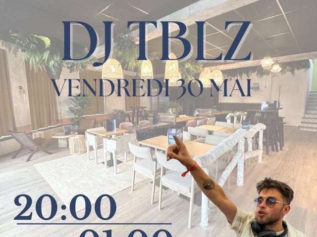 DJ TBLZ à la Chouette Bleue à Huelgoat.