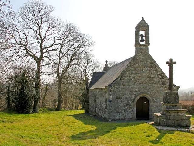Chapelle, fontaine et croix de la Trinité