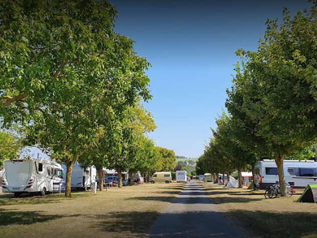 Aire du camping municipal Les Cours