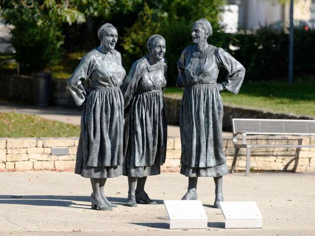 Statues des Soeurs Goadec