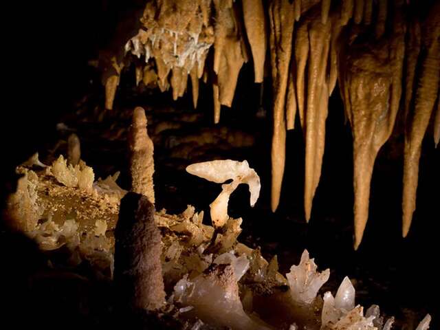 Grotte du Grand Roc