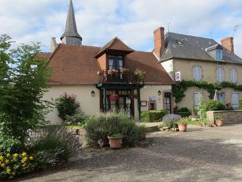 L'Hostellerie du Bourg-d'Hem et le Bistrot des Arts