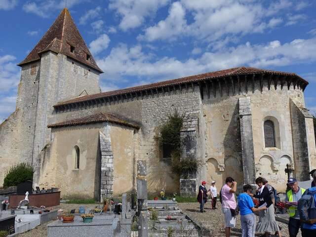 Escapade botanique depuis l'église d'Aulès