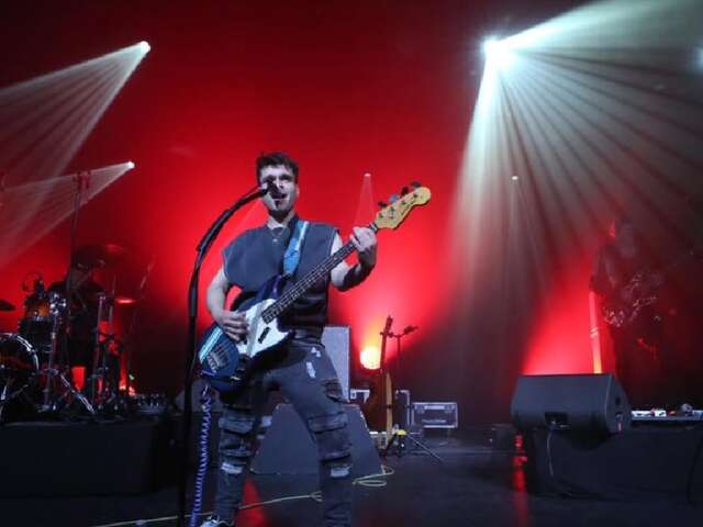 Les Estivales : Scream of the scene en concert