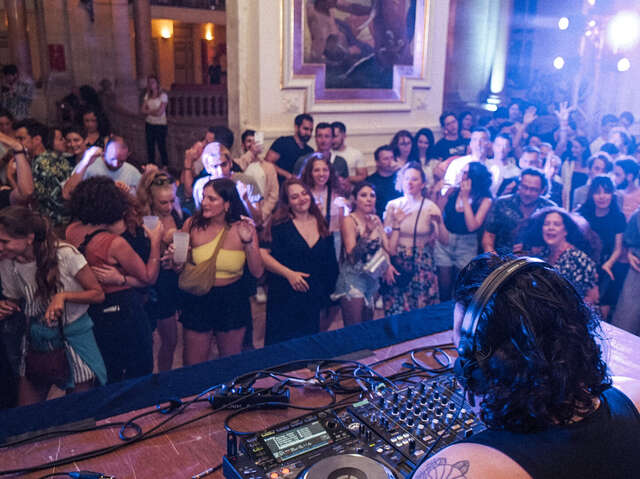 SPRING PARTY BARBARA BUTCH