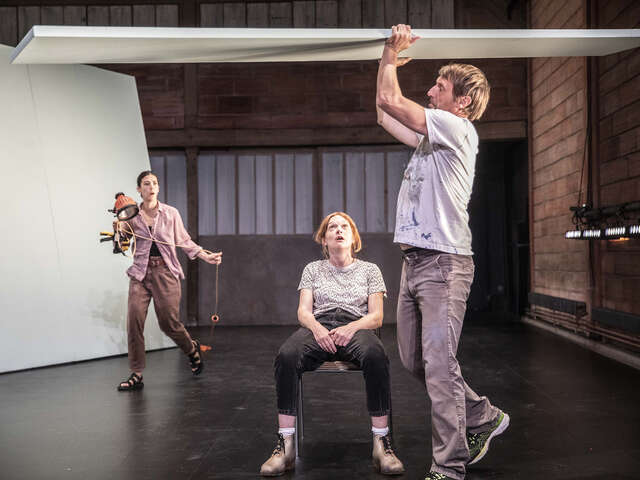 DIALOGUE AVEC CE QUI SE PASSE