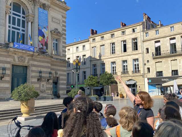 CENTRE HISTORIQUE POUR LES ENFANTS AVEC PERETTE LA MOUETTE