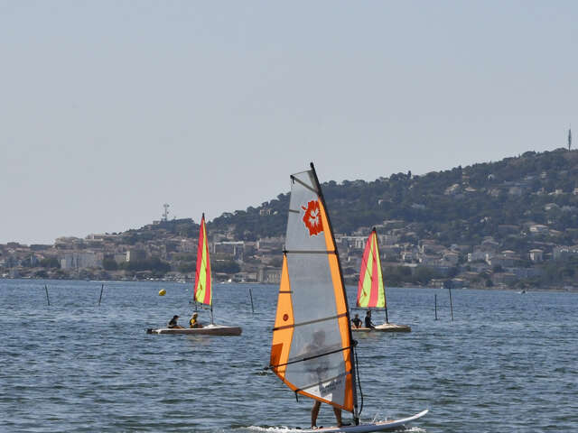 STAGE PLANCHE A VOILE INITIATION