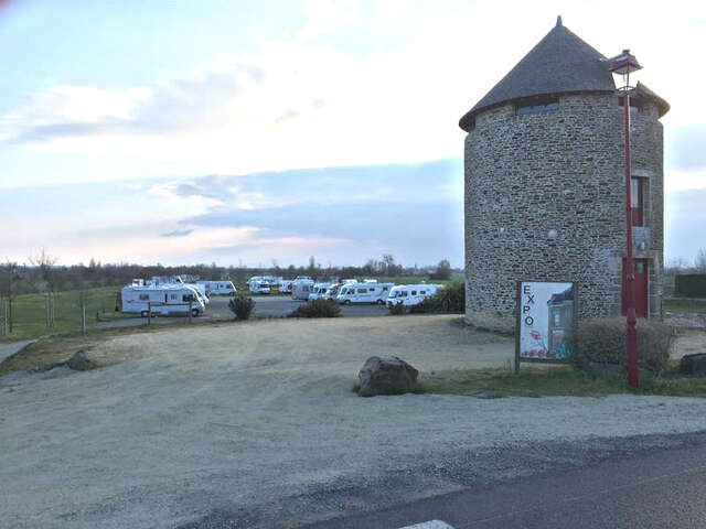 Aire de services du Moulin de la Ville-Es-Brune