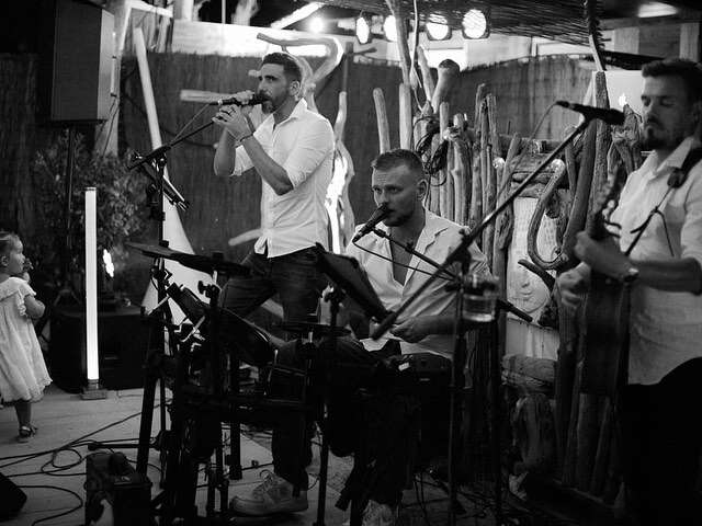 Concert Live - Groupe Les ZinZin et Dj Set avec Christo G à L'Infini Plage