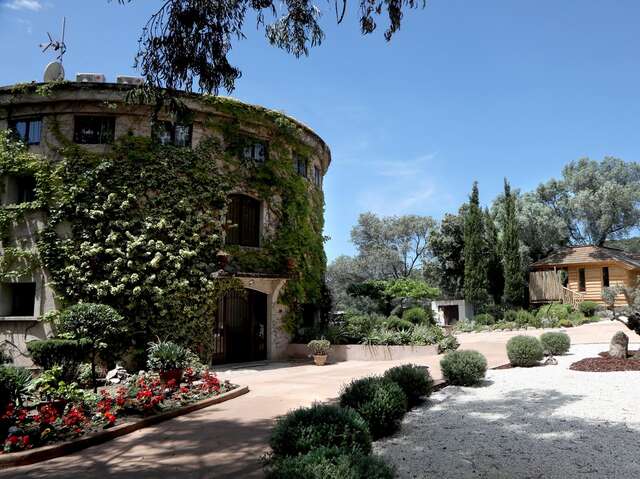 HOSTELLERIE DU MOULIN DES OLIVIERS