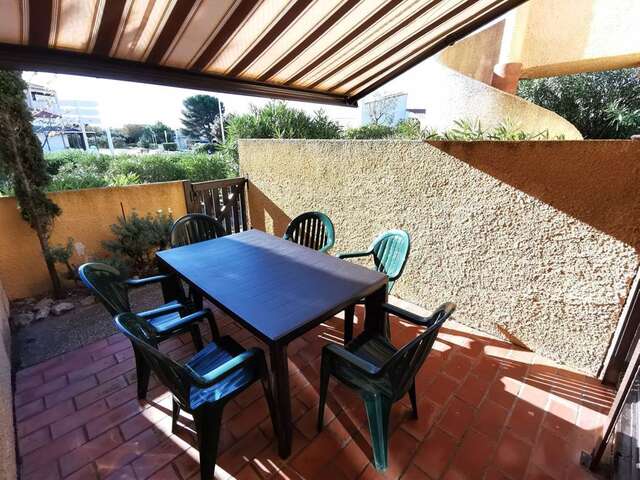 Appartement trois pièces avec terrasse pour 7 personnes à Port Leucate. Réf: 1MAR_106