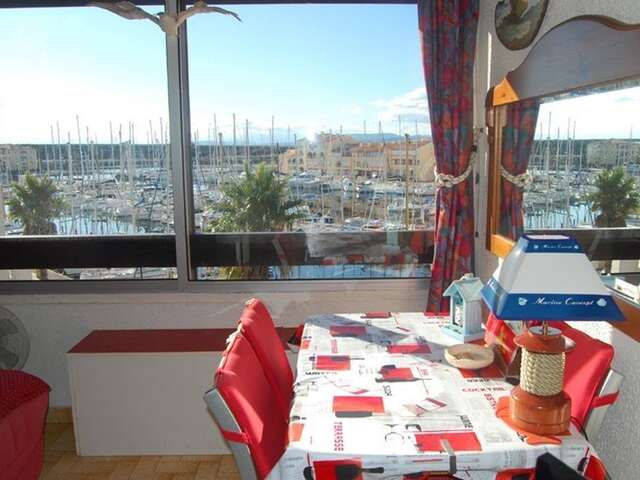STUDIO 2 PERSONNES 3 couchages PORT LEUCATE
