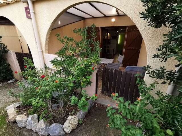 STUDIO 4 PERSONNES 4 couchages PORT LEUCATE