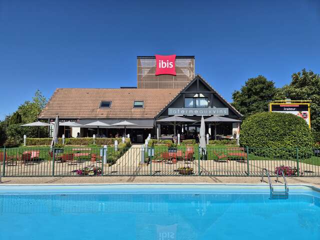 Ibis Beaune Sud - La Ferme aux Vins