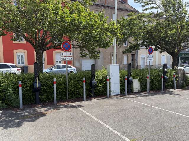 Borne de recharge pour véhicules électriques