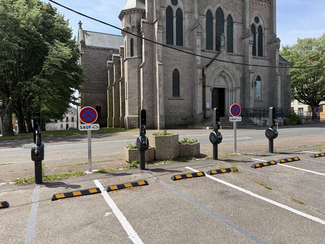 Borne de recharge pour véhicules électriques