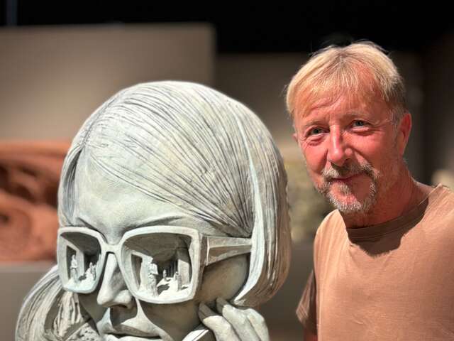 Interview animée avec le sculpteur Paul Day