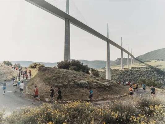 La course Eiffage du Viaduc de Millau en Aveyron