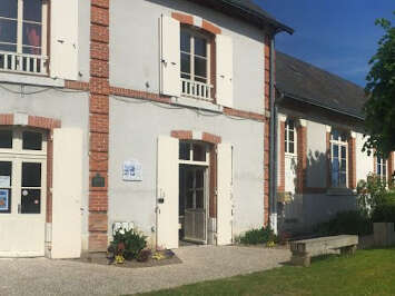 Thoury Expose Ses Artistes