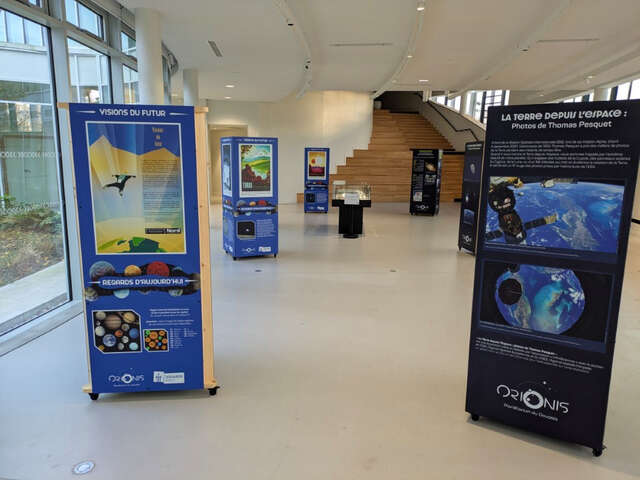 Orionis, planétarium du Douaisis - Exposition temporaire "La Terre depuis 'espace" et "Visoins du futur"