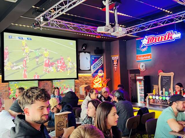 Dunk bar Sports