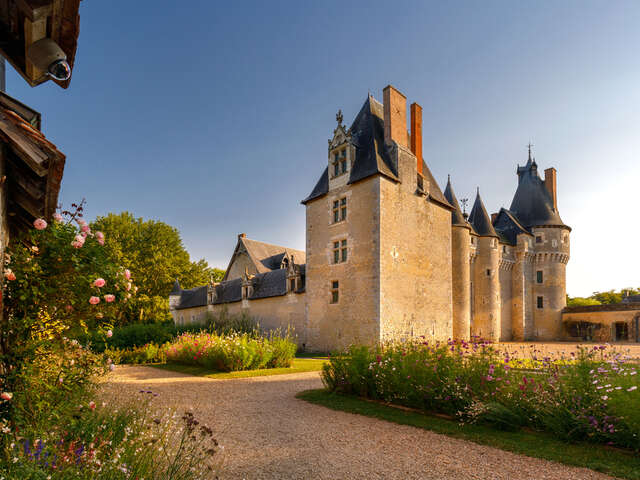 Visite libre du château et du jardin de Fougères-sur-Bièvre