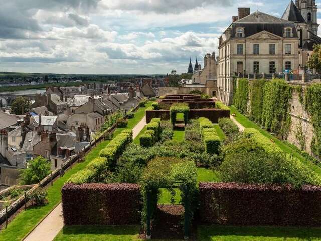 Visite guidée « Les jardins de l’évêché à deux voix »