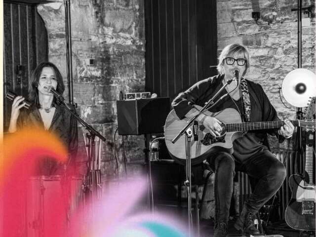 Beverly Jo Scott présente Divine Rebels