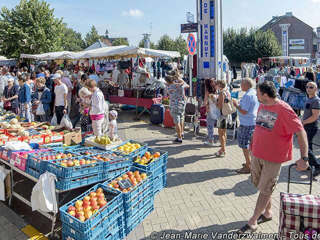 Les petits marchés artisanaux de Hannut