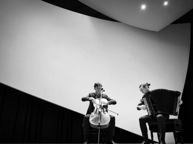 Duo Kiasma