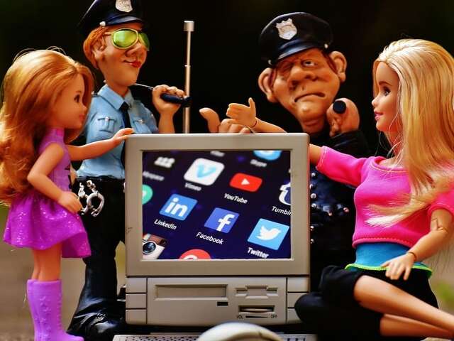 Le cinéma qui questionne... les dérives des réseaux sociaux